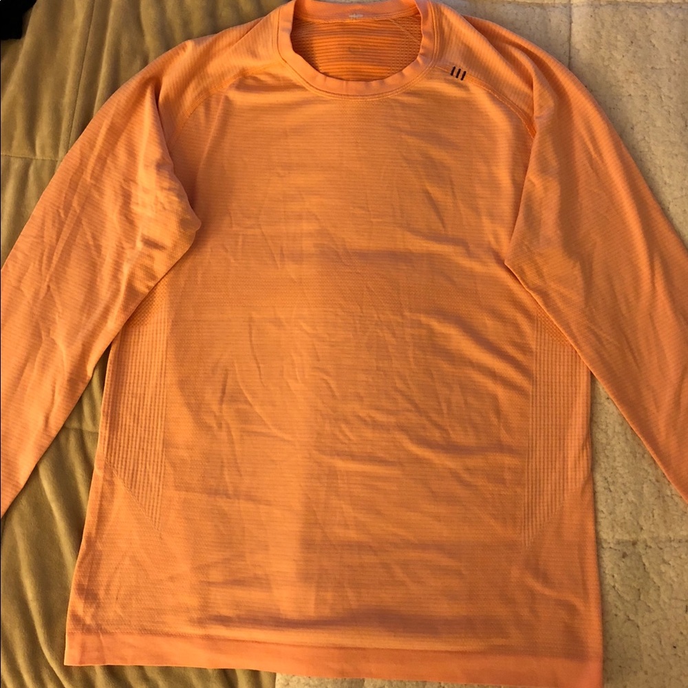Lululemon long sleeve size M MENS